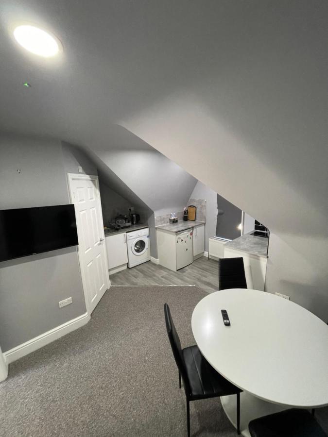 Apartmán Luton Short Term Lets - Cardiff Road Exteriér fotografie